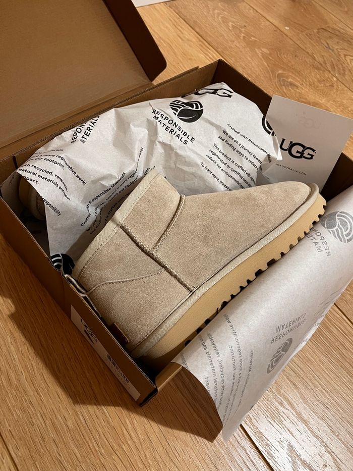 🟤 UGG originales – Taille 39 – Beige – Neuves - photo numéro 5