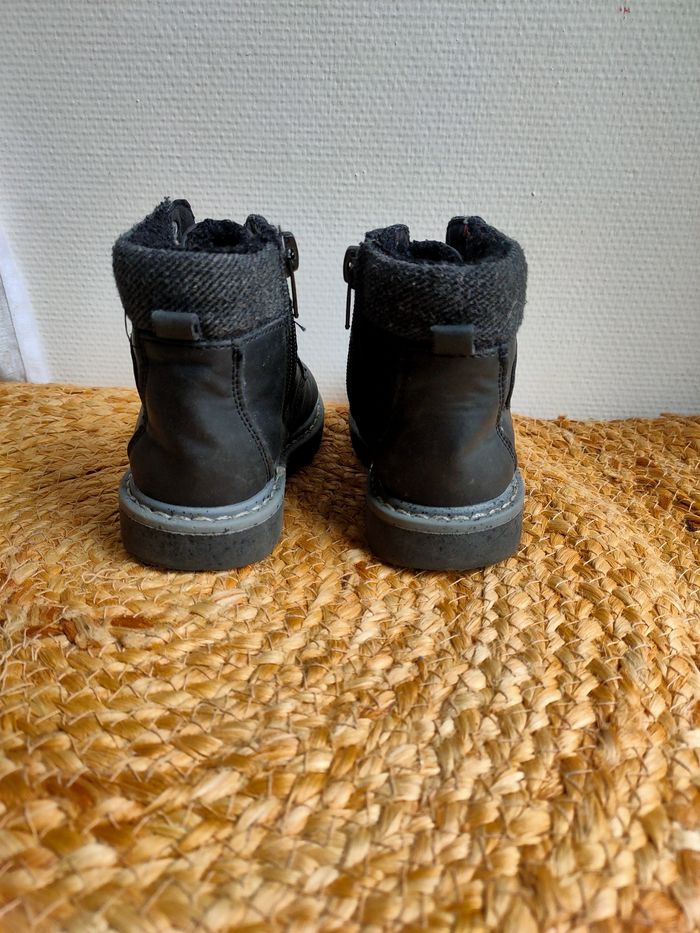 Bottines fourrées Kiabi taille 23 - photo numéro 3
