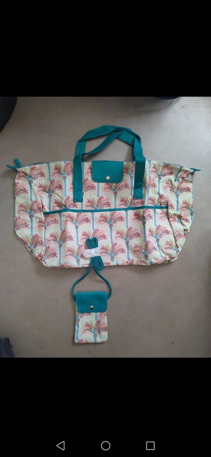 Sac de voyage et pochette assortie - photo numéro 2