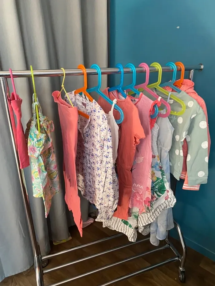 Lot de vêtements fille 8 ans - photo numéro 2
