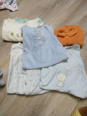 5 pyjamas 1mois