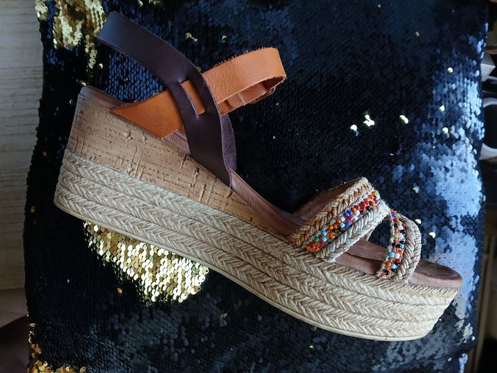 Sandales nu-pieds à talon compensé brides cuir et perles X Bonita - photo numéro 4