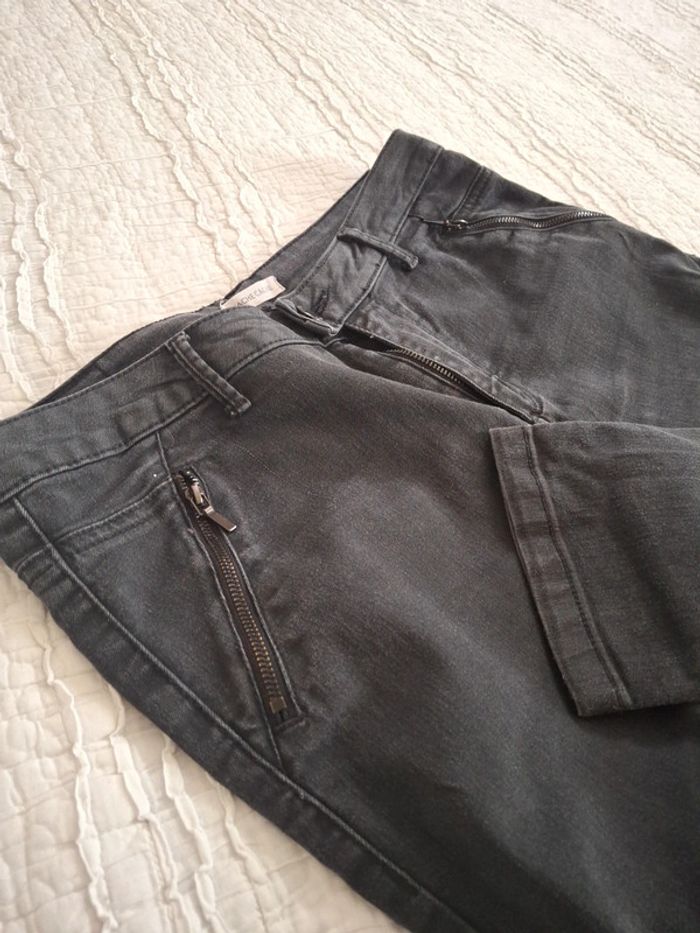 Jean cache cache gris foncé taille 42 - photo numéro 3