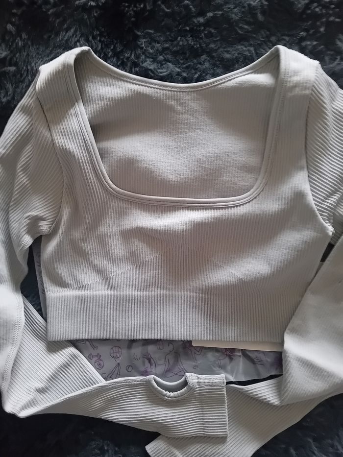 Brassiere sport  manches  longues  femme  neuf