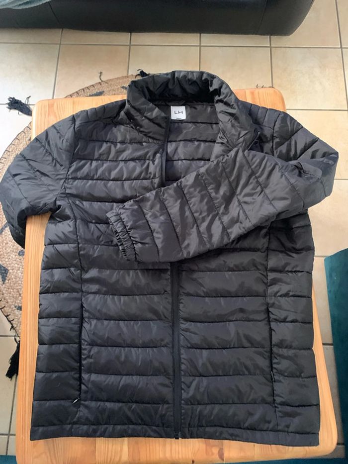 Doudoune taille L Marque la Halle noire