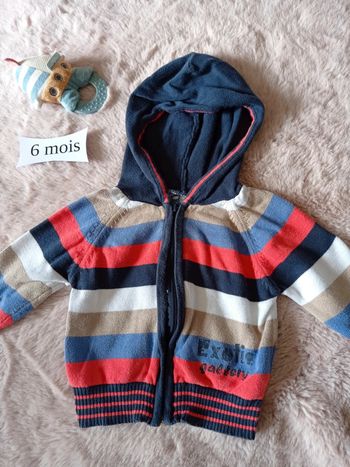 Gilet à capuche 6 mois