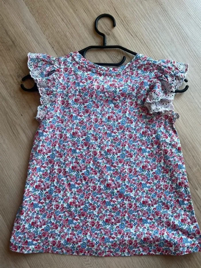 T-shirt Ralph Lauren Fleurs taille S - 7ans - photo numéro 3