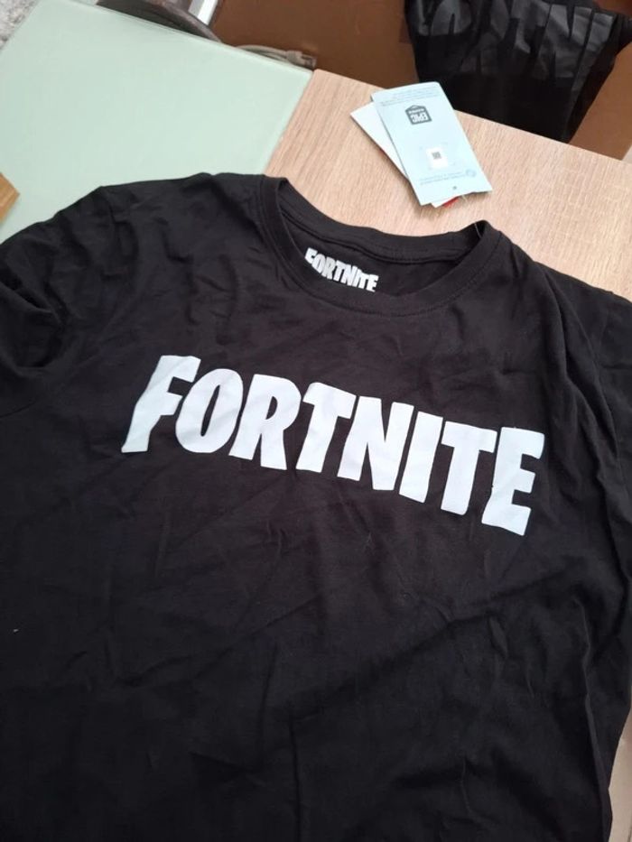 Tee shirt Fortnite enfant taille 16 ans neuf avec étiquette - photo numéro 3
