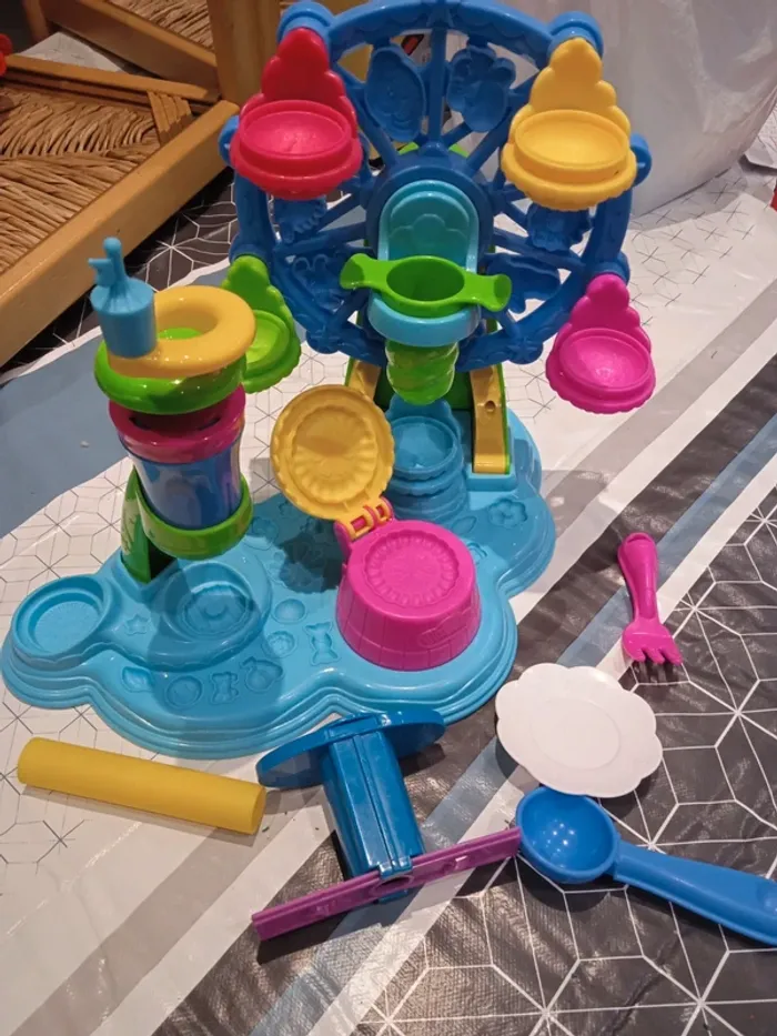Play Doh Carrousel des gâteaux