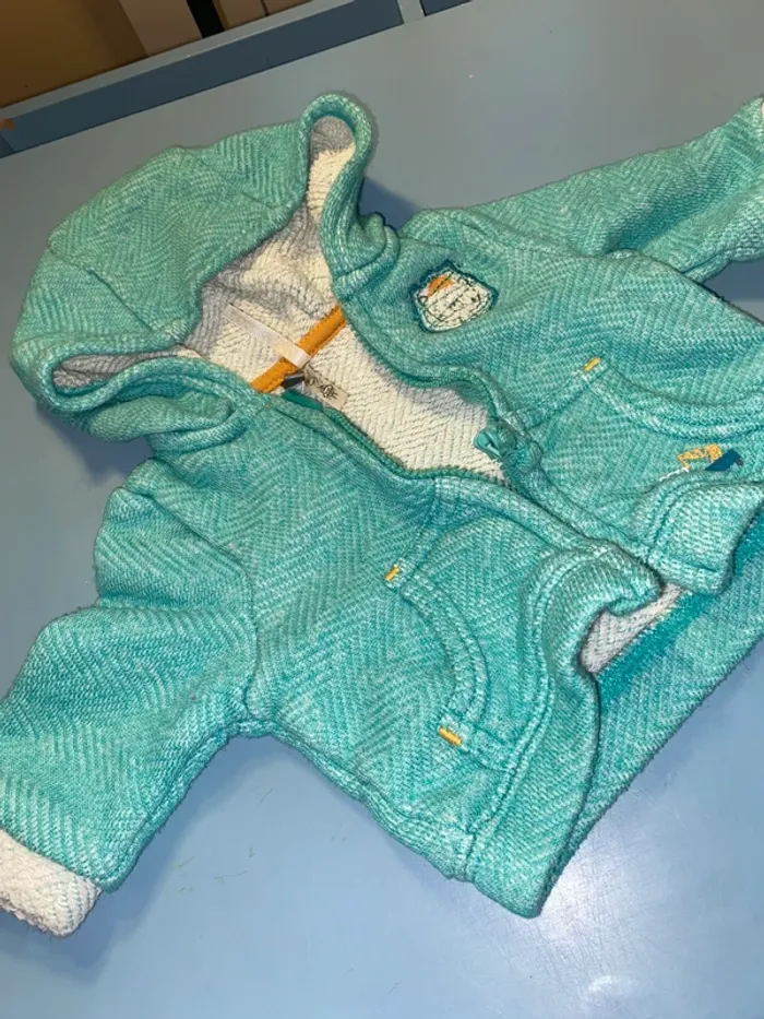 Gilet un mois - photo numéro 2