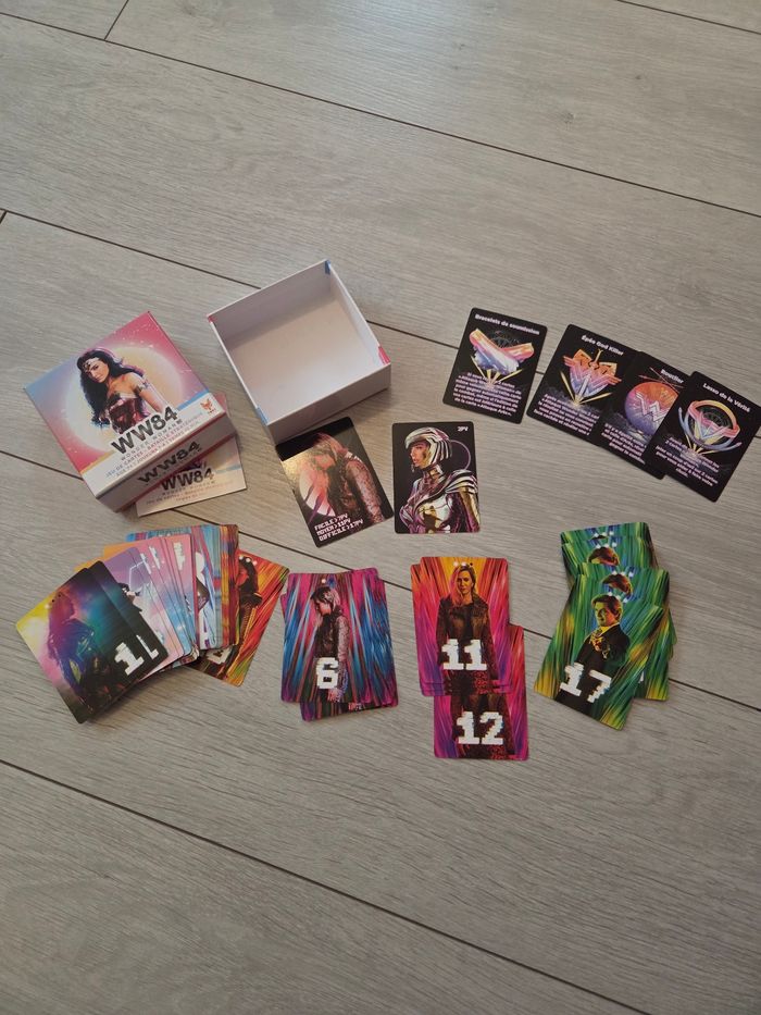 Jeu de cartes bataille stratégique Wonder woman 84 - photo numéro 3