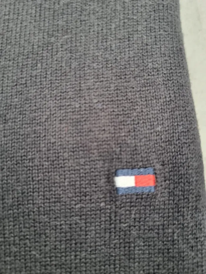 Pull col V Tommy Hilfiger noir Taille S - photo numéro 5