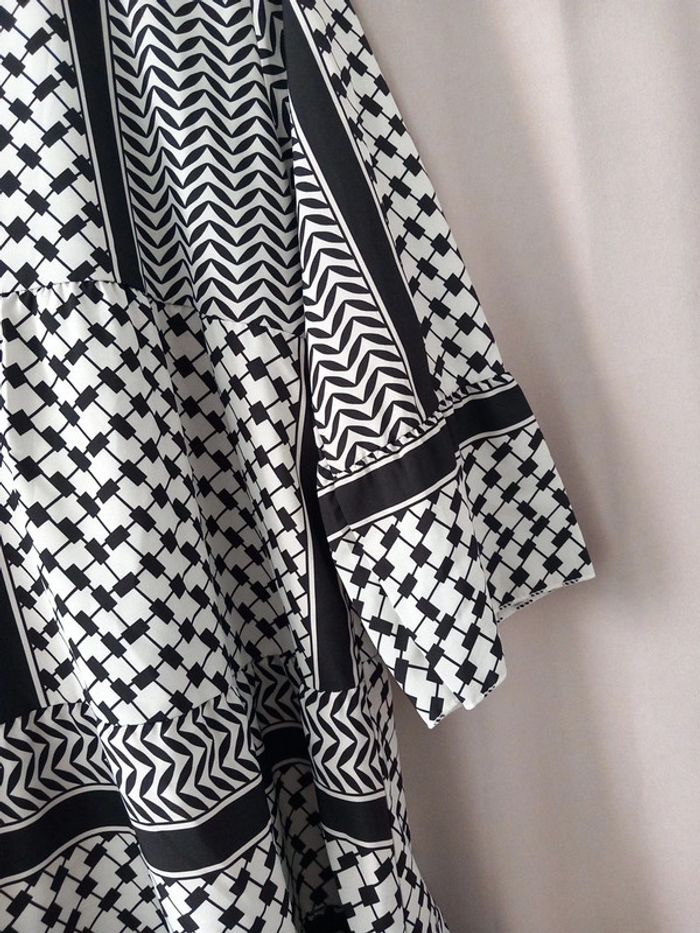 Robe courte manche 3/4 noire et blanche - photo numéro 3