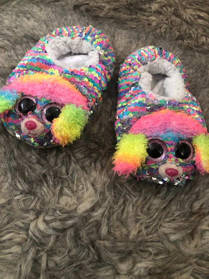 Très jolie pantoufle fille (taille 33) - photo numéro 2