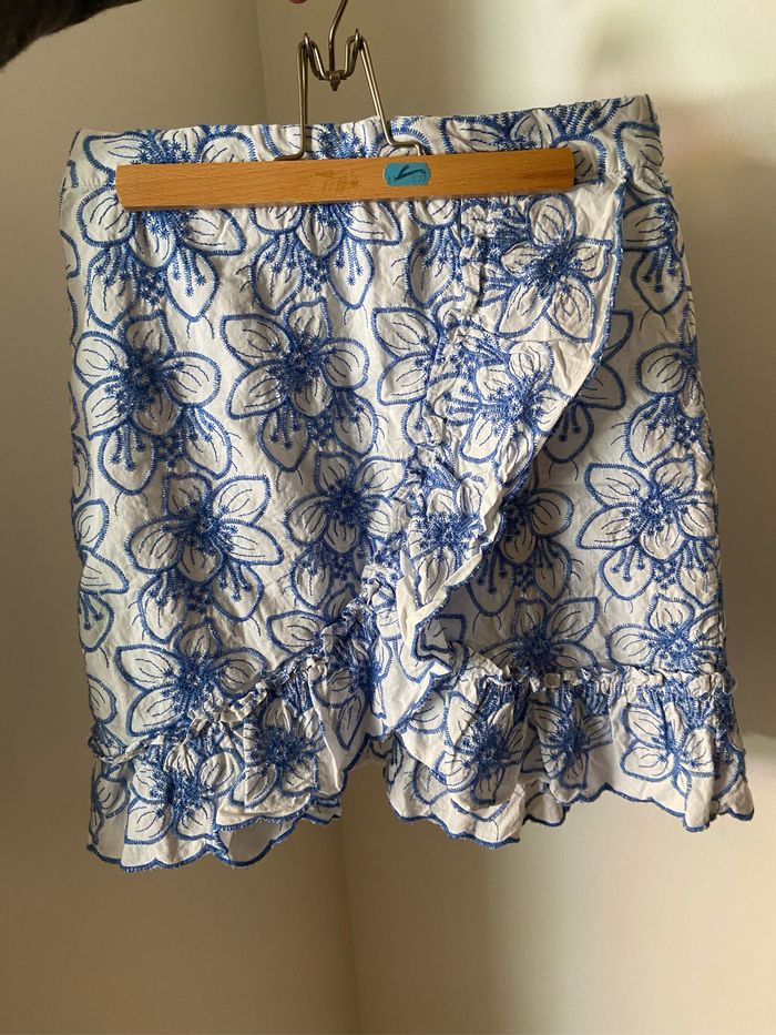 Jupe 38 Naf Naf Blanc et bleu fleurs