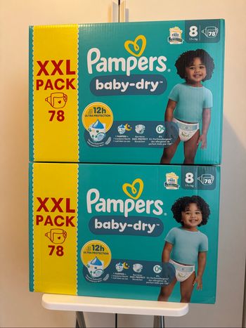 156 couches Pampers taille 8