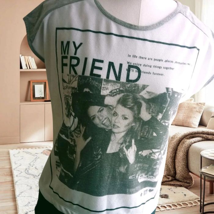 T-shirt 🌸 friend  🌸 gris et noir - photo numéro 2