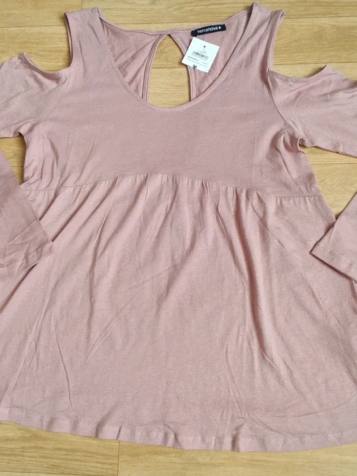 Blouse épaule dénudées T. 38 - photo numéro 4