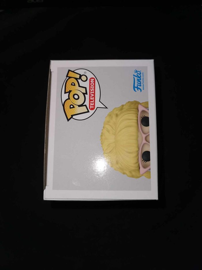 Lot 2 Figurines Funko Pop Monica Geller N°1279 / Friends / 1Chase+1Normal - photo numéro 6