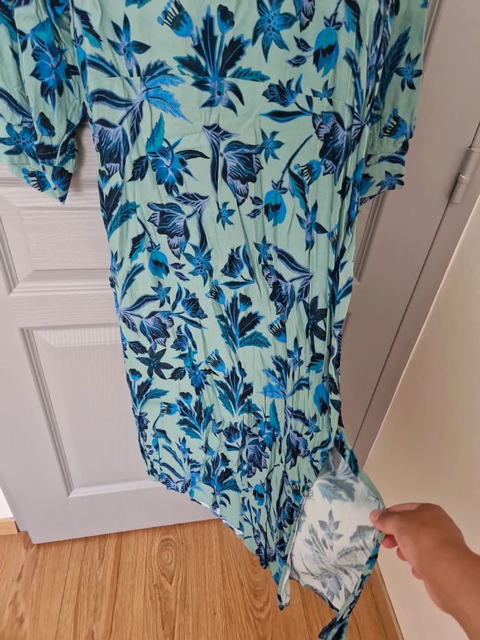 Robe mi-longue bleu menthe fleuri taille 38 très bon état H&M - photo numéro 3