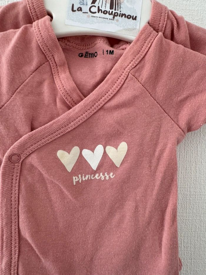 Lot 2 bodies manches courtes - taille 1 mois 🌸 - photo numéro 2