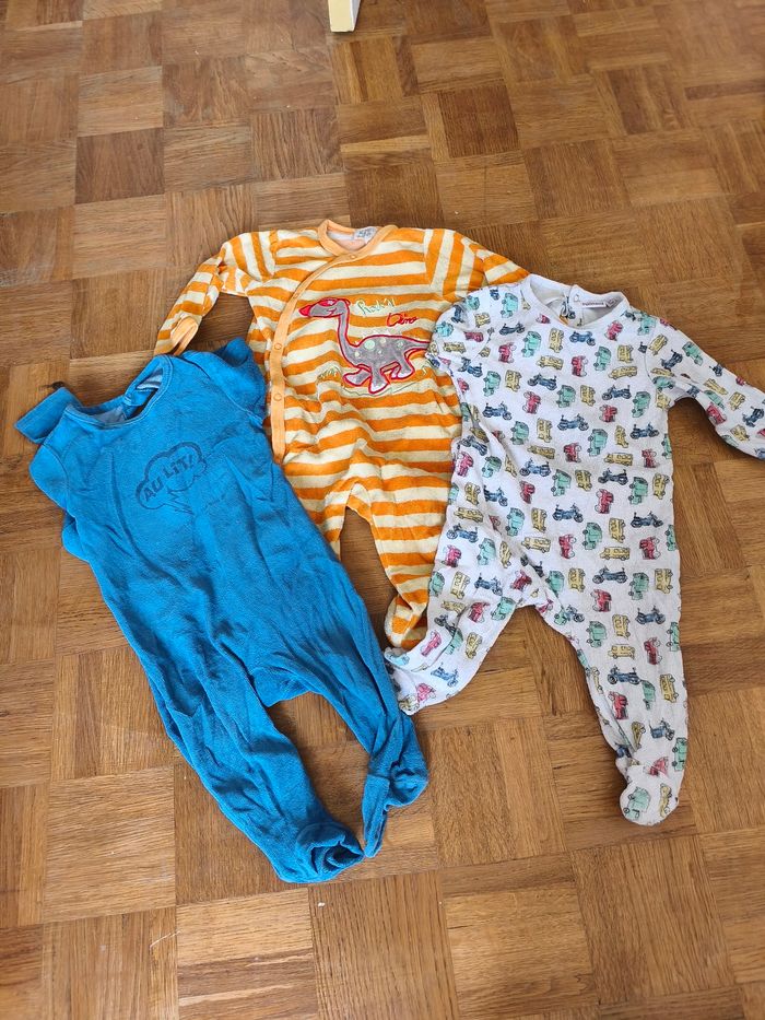 Lot de 3 pyjamas grenouillere 9 mois bébé dinosaure voiture au lit