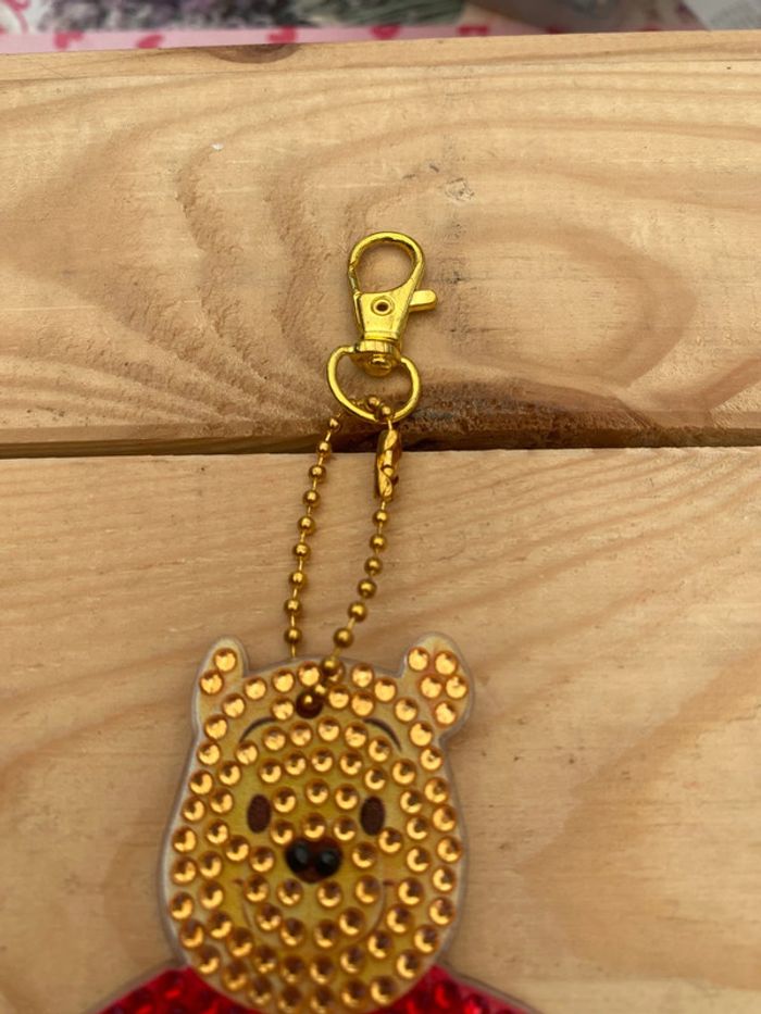 Porte clé recto/verso Winnie l’ourson en Diamond painting - photo numéro 2