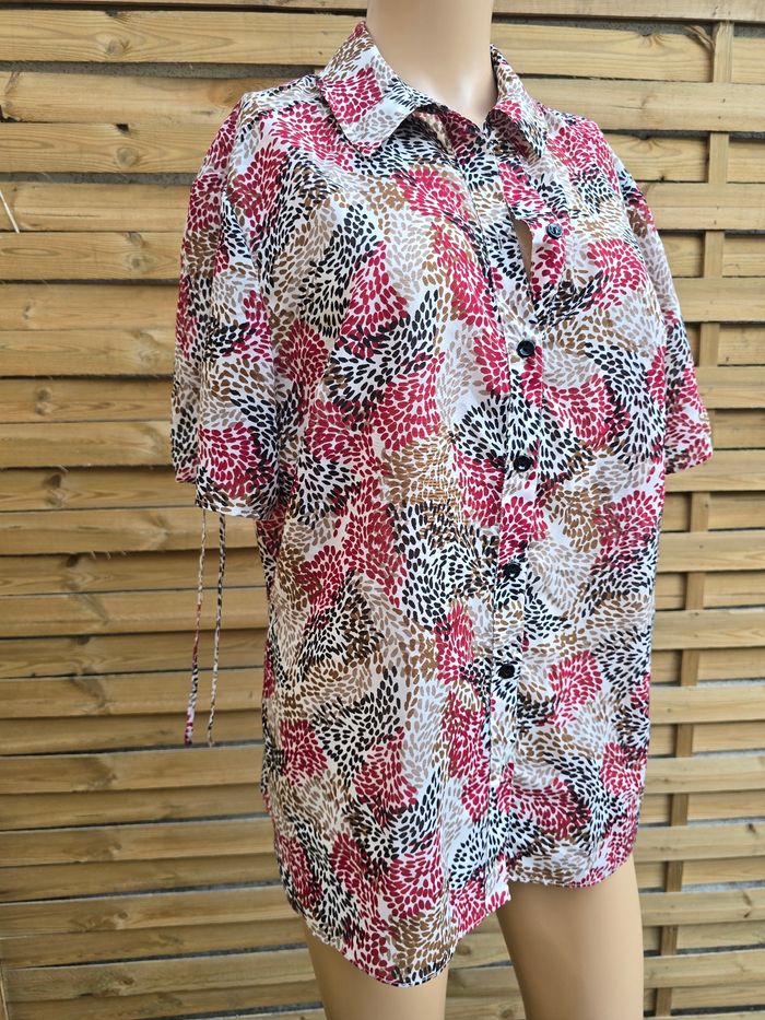 Chemisier neuf sans étiquette 🍒un jour ailleurs🍒taille 42 - photo numéro 2