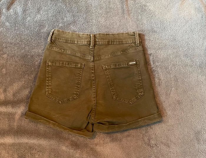Short kaki - photo numéro 2