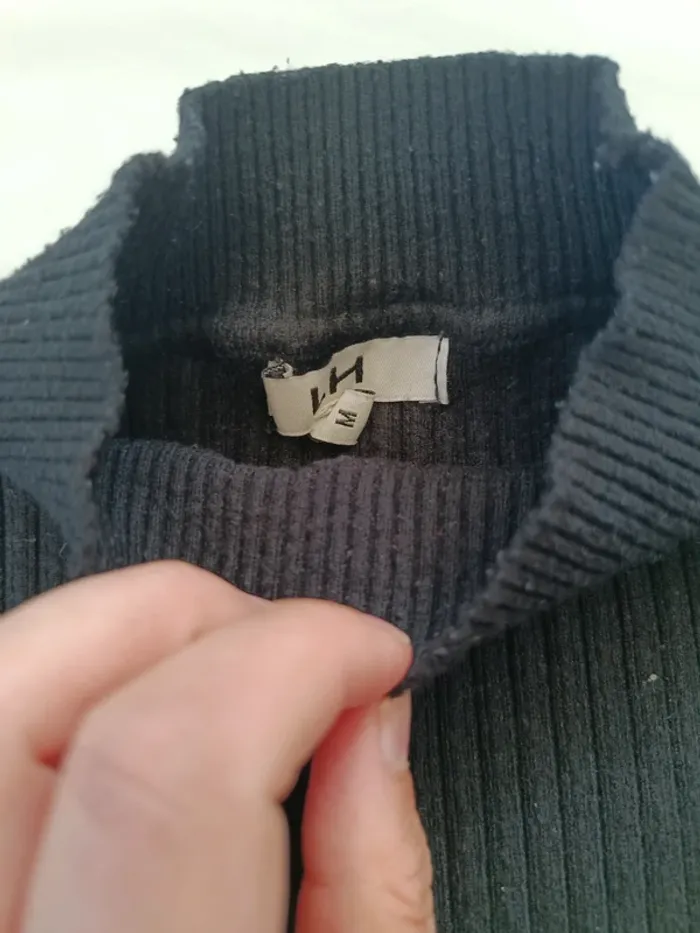 Petit pull moulant noir col montant La Halle taille M - photo numéro 2