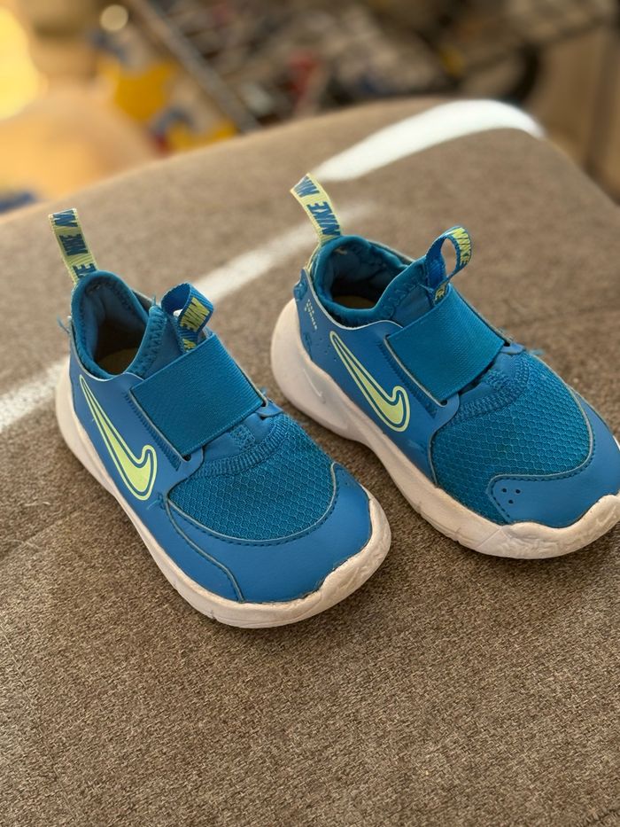Basket Nike taille 22