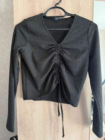 Haut à paillettes
