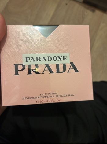 Parfum prada paradox