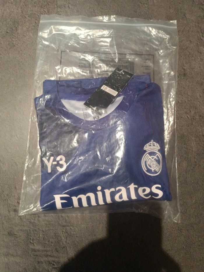 Tenue foot Real Madrid violet 120ans. T.18 - photo numéro 5