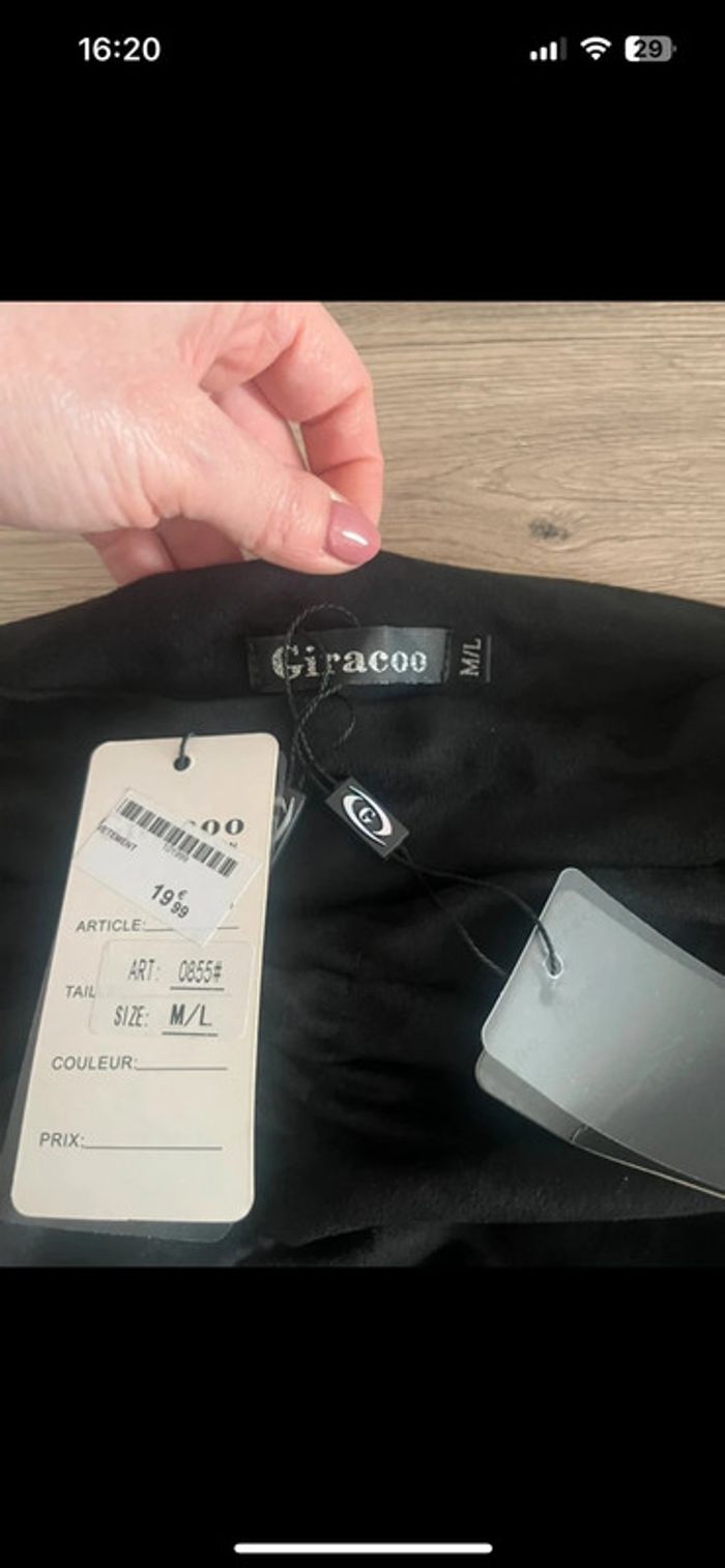 Jupe noire froncée – Taille M/L – Neuve avec étiquette - photo numéro 3