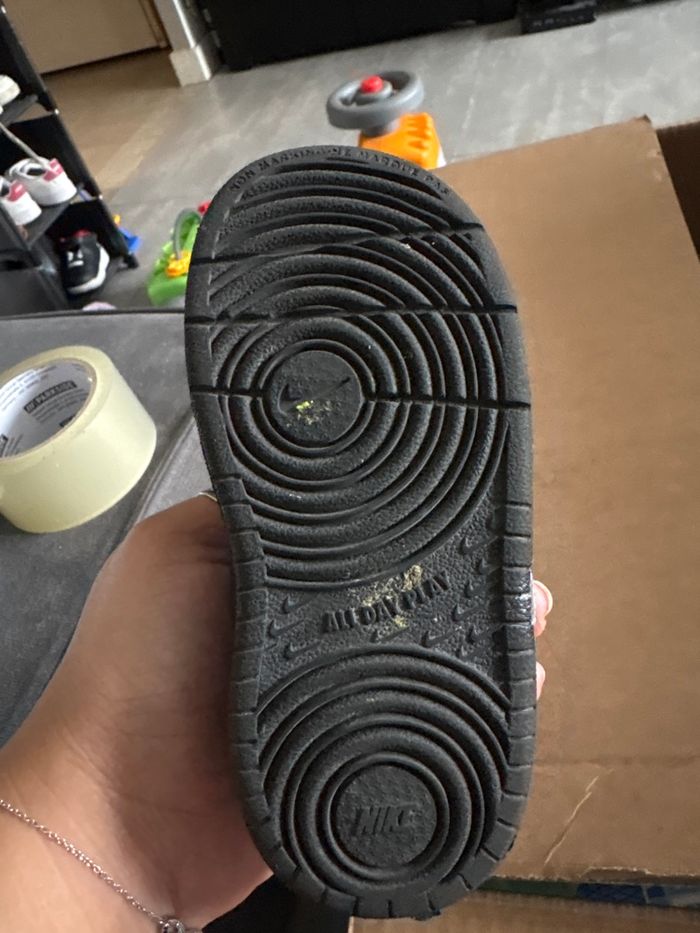 Nike air force enfant taille  23,5 - photo numéro 2