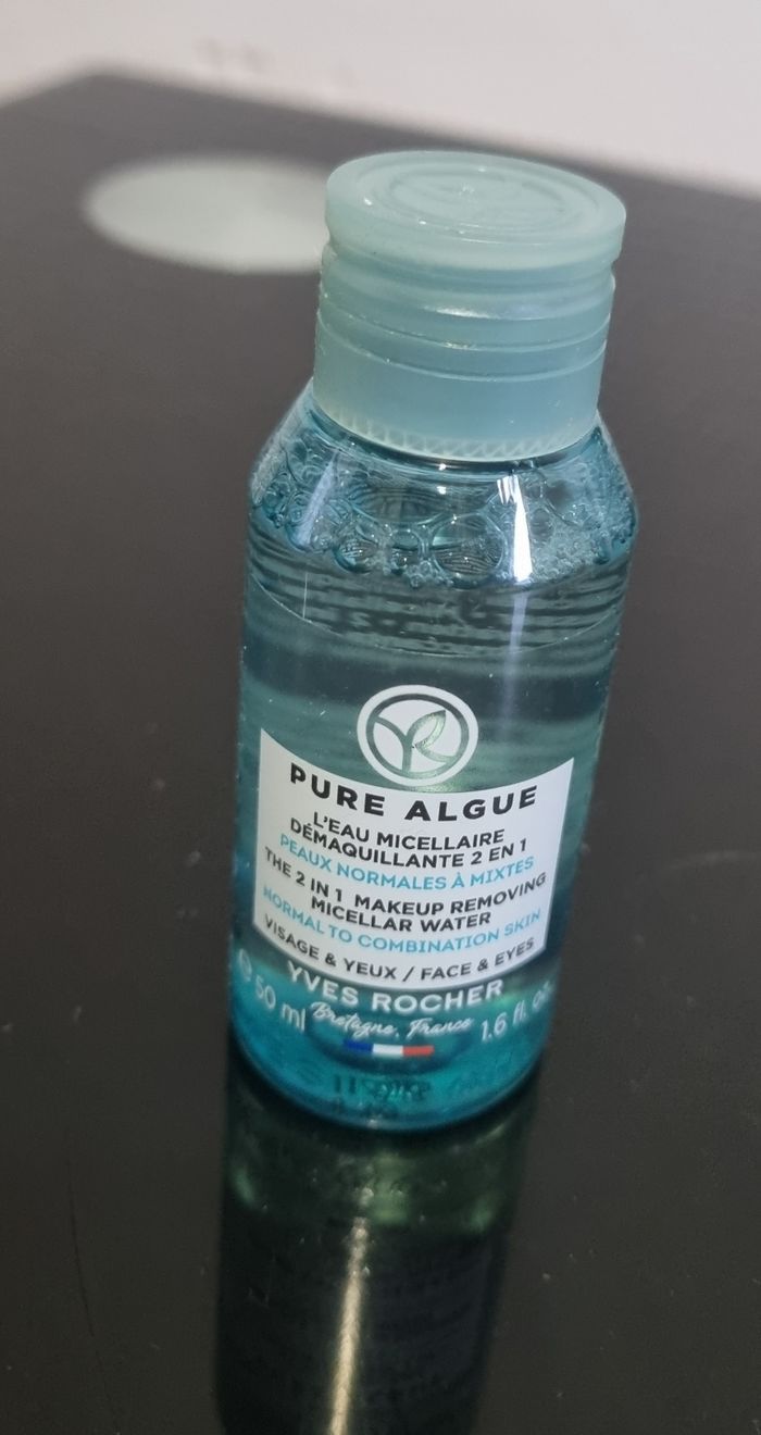 eau micellaire Démaquillante 2 en 1 pure algue yves rocher 50ml