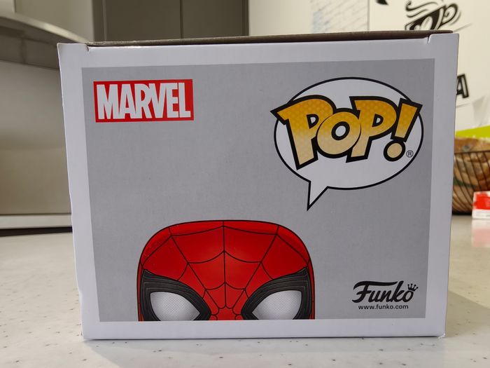Funko pop Marvel Spiderman WEB (Disneyland) 617 - photo numéro 5