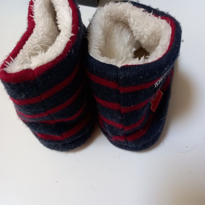 Chaussons taille 28 - photo numéro 3