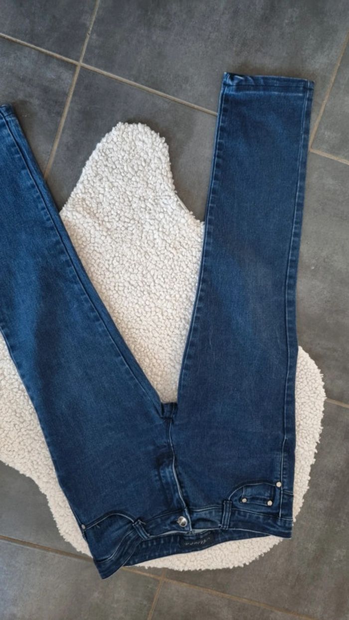 Jean femme XL 42 bleu elasthanne  t bon état - photo numéro 4