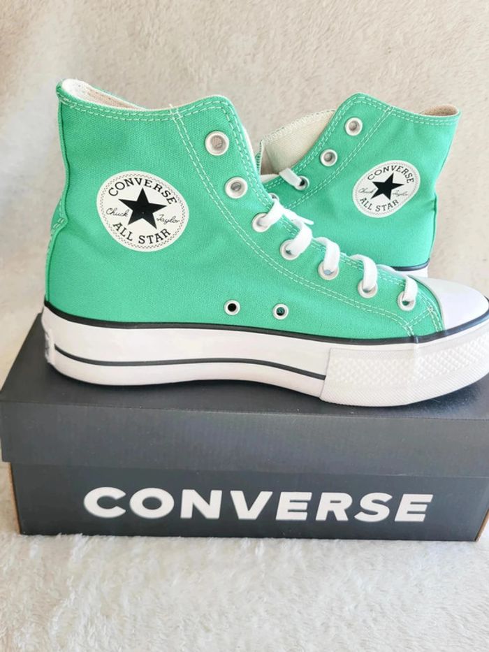 Baskets Converse All Star Hi Verte – Taille 39