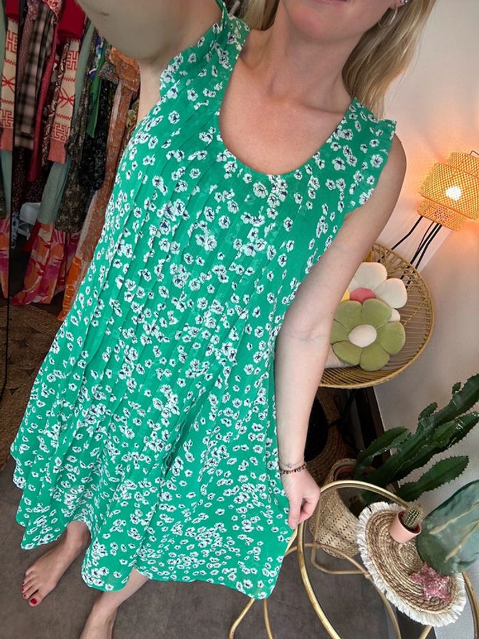 Robe d’été Banana Republic, fluide verte à motifs fleuris taille 36 - photo numéro 3