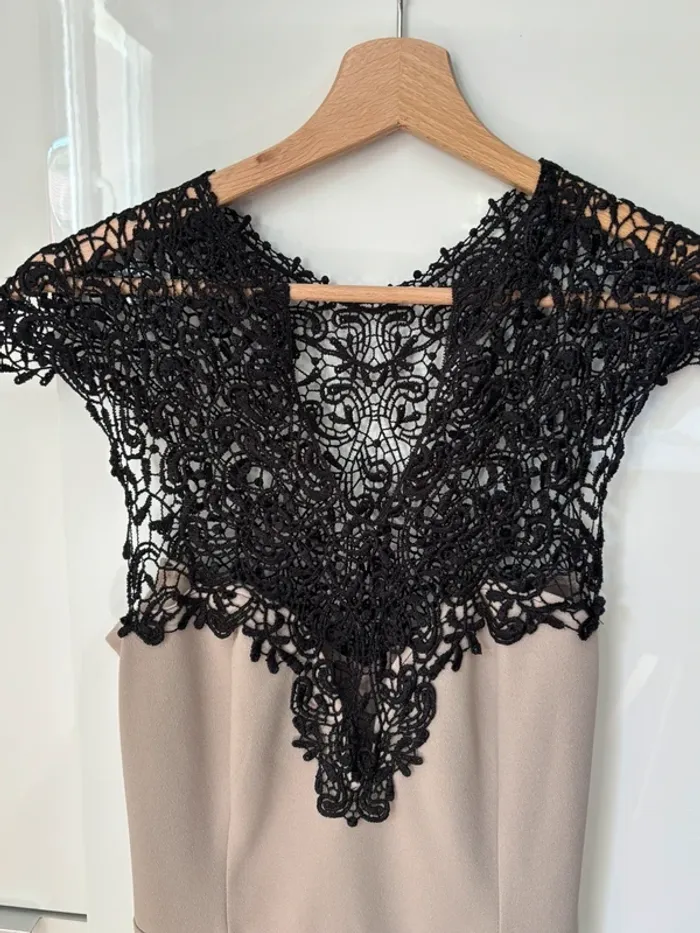 Robe avec dentelle taille S - photo numéro 3