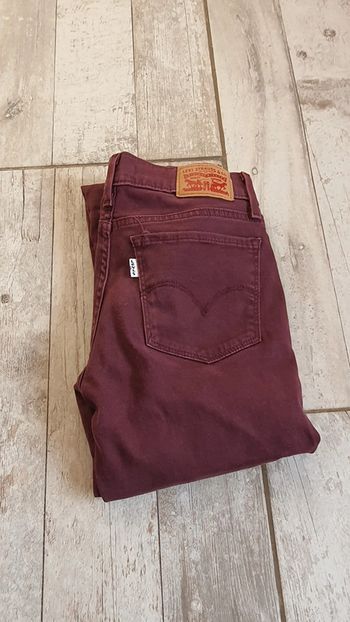 Jean Levi's 710 super skinny w26 l30 taille 34 en très bon état