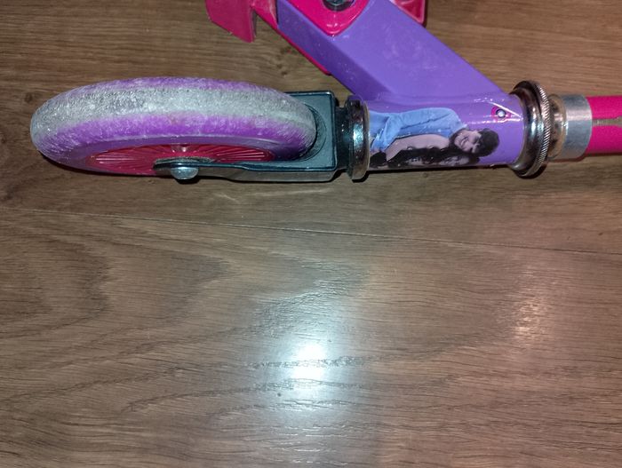 Trotinette chica vampiro - photo numéro 3