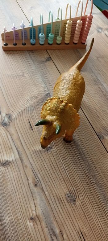 Dinosaure jouet