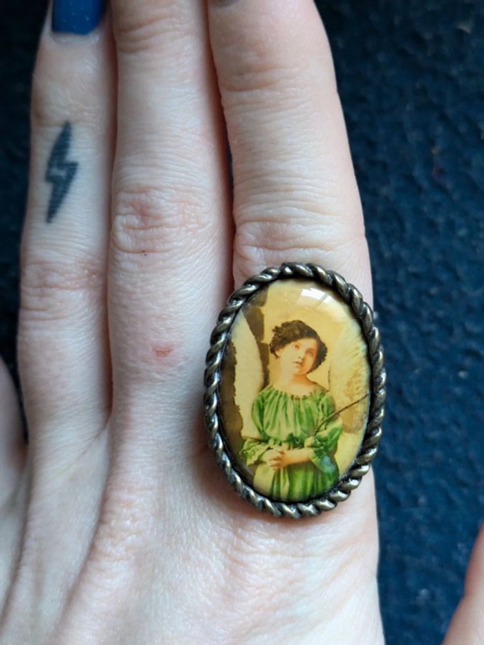 Bague style vintage tableau
