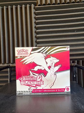 ETB EV 10.5 Flammes blanches reshiram scellé