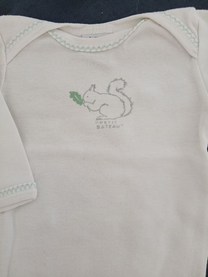 Bodie blanc "écureuil" _ 1 mois - photo numéro 2