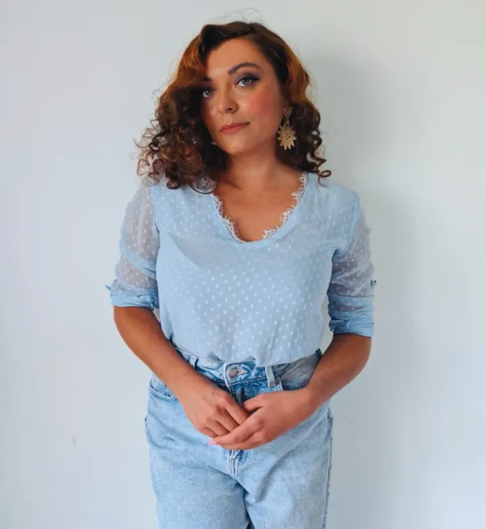 Blouse à manches longues bleu ciel dentelle plumetis Peace n'love taille 36 - photo numéro 4